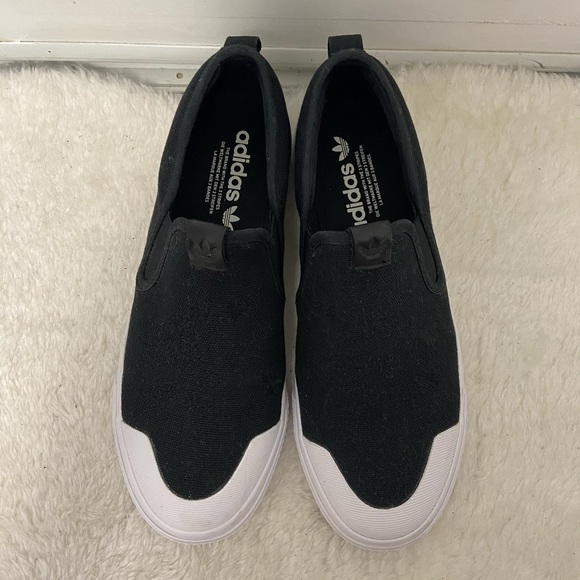 BRAND NEW ADIDAS SLIP ON PLATFORM SNEAKERS - Picture 2 of 4